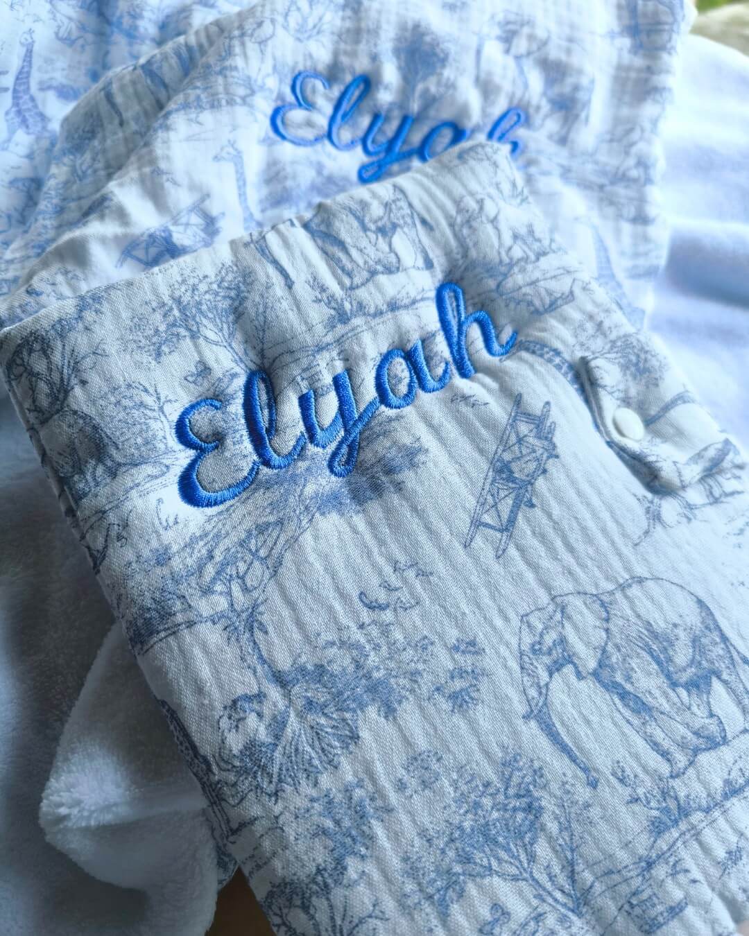 Protege-carnet-jouy-bleu