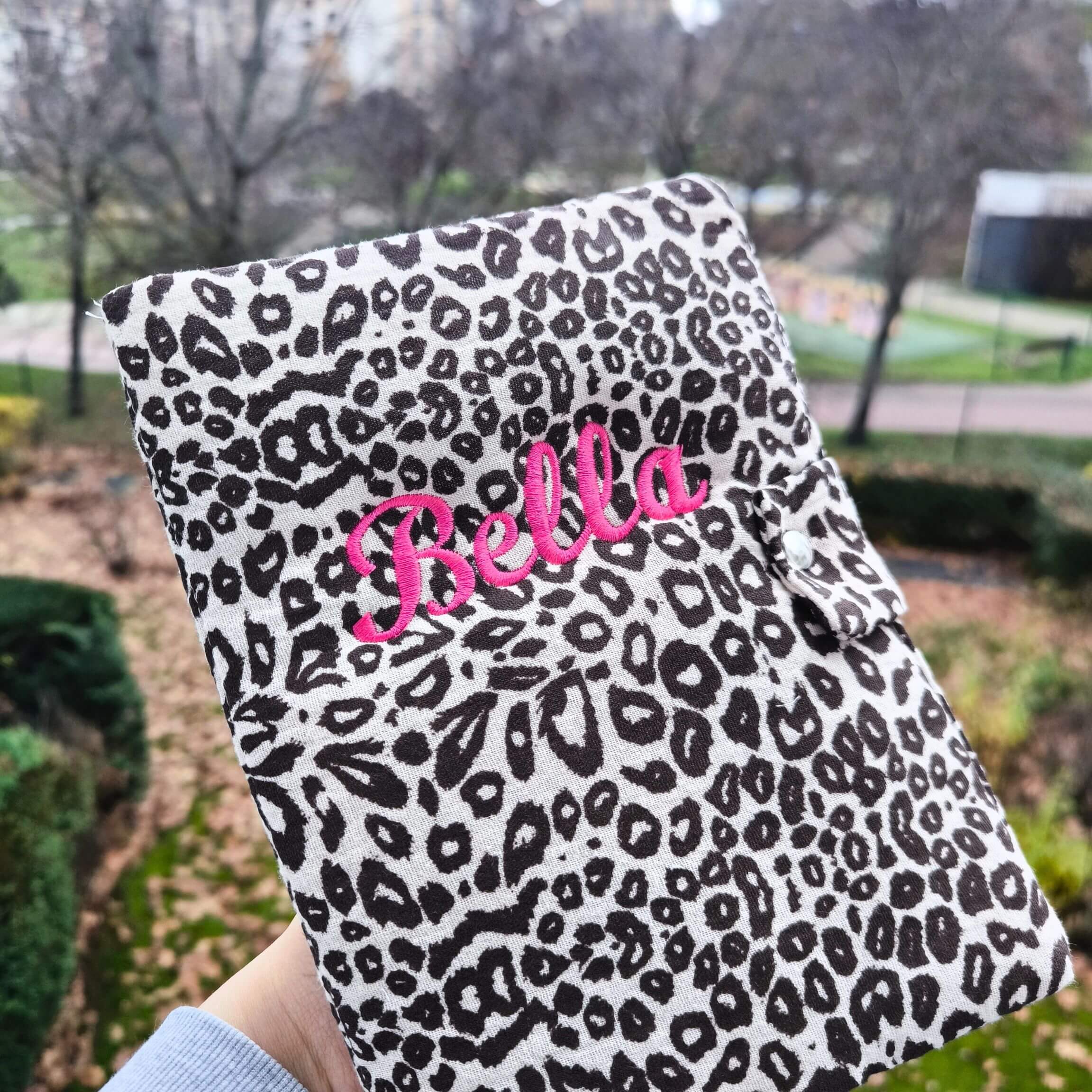 Protege-carnet-leopard