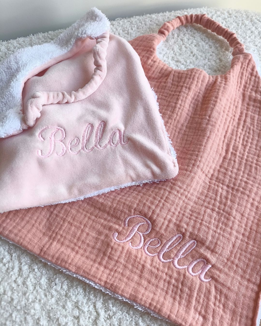 Bavoir-bella